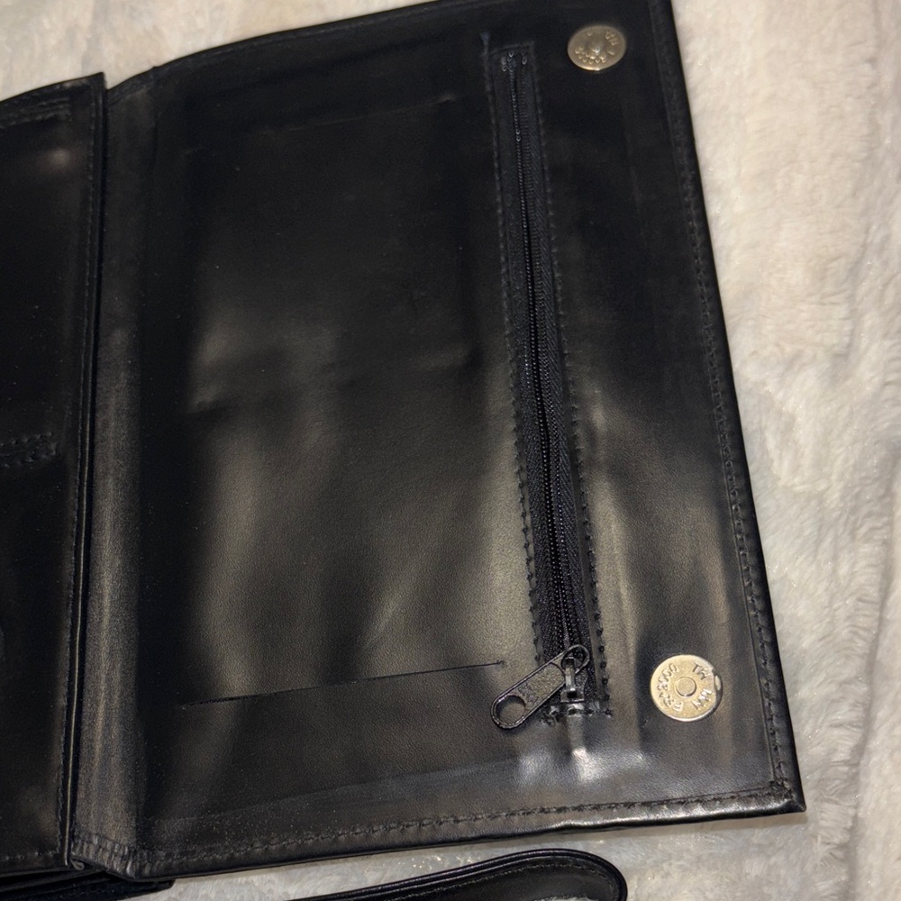 Elegant Black Leather Clutch with Gold Lock Y2K 2000 - Picture 14 of 14